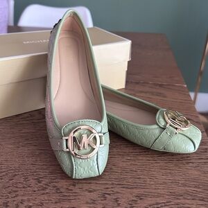 NWT！NEW！Michael Kors Fulton Logo Embossed Moccasin Loafers Ballet Flats Women's